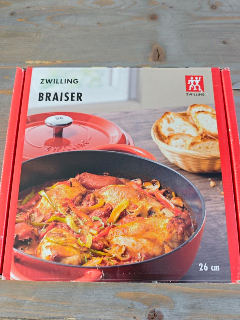 Zwilling gietijzeren pan 26cm NIEUW, Gietijzer, Nieuw, Ophalen of Verzenden, Keramische plaat