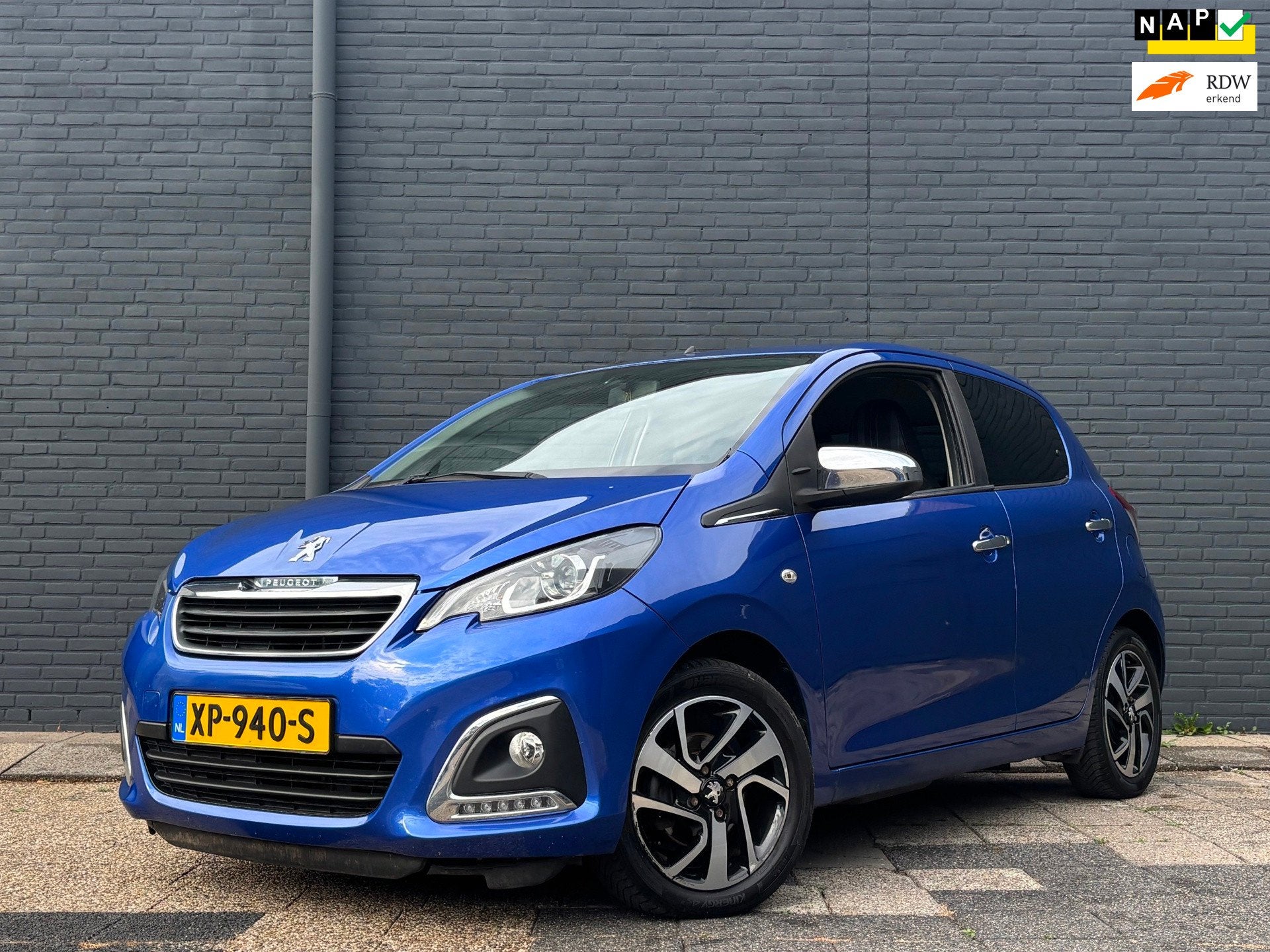 Peugeot 108 1.0 e-VTi Allure | LED | Bluetooth | Carplay, Voorwielaandrijving, Gebruikt, Euro 6, Origineel Nederlands