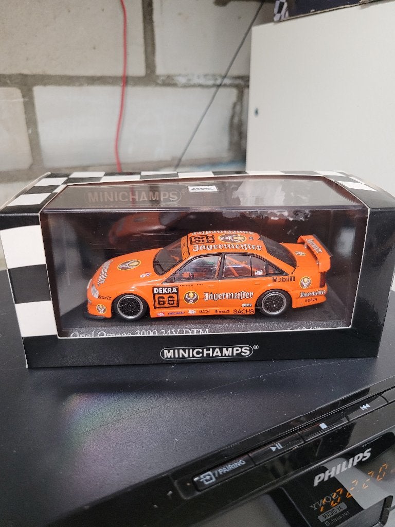 opel omega dtm jagermeister 1:43 minichamps, Hobby en Vrije tijd, Modelauto's | 1:43, Ophalen of Verzenden, Nieuw, Auto, MiniChamps
