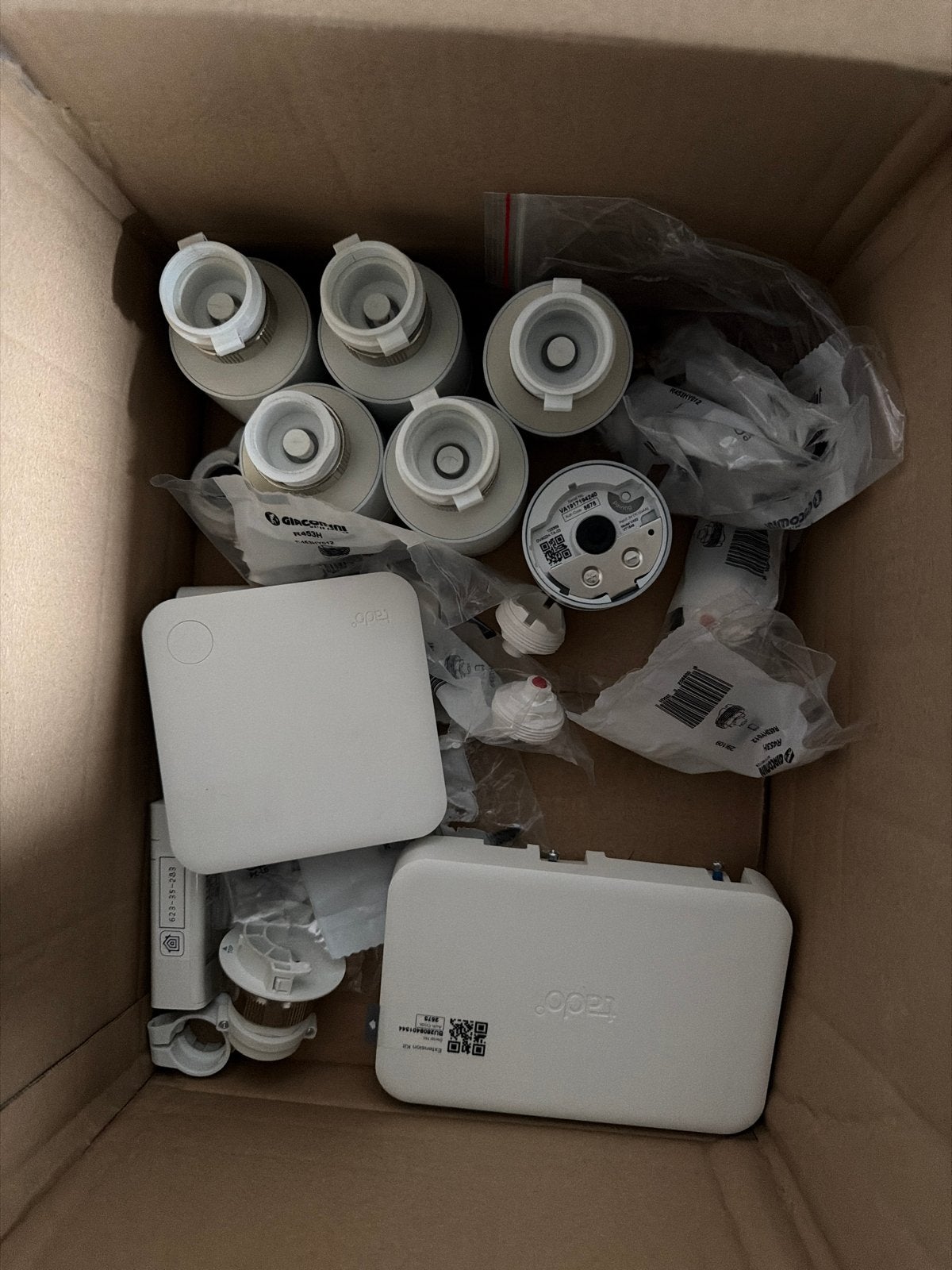 Tado Slimme Thermostaat Starter Kit V3+ met Radiatorthermost, Ophalen of Verzenden, Zo goed als nieuw, Thermostaat