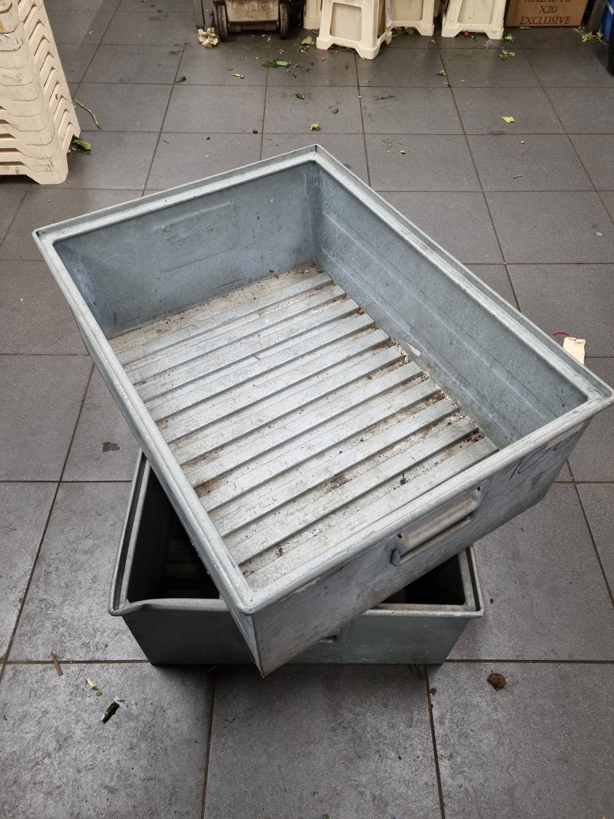 Oude metalen magazijnbakken - Set van 2, Ophalen, Gebruikt, 50 tot 100 cm, Metaal