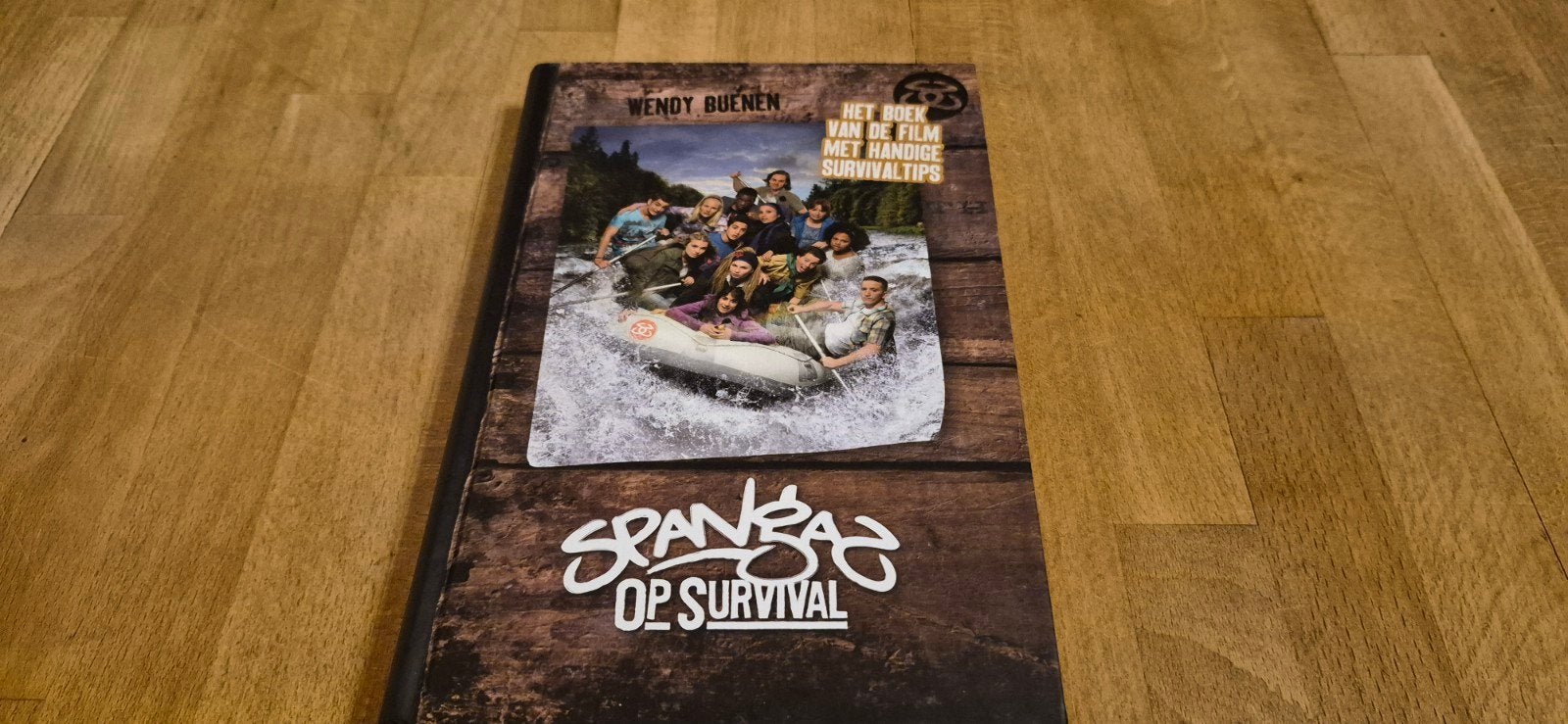 Spangas op Survival Het Boek van de Film, Ophalen of Verzenden, Zo goed als nieuw, Wendy Buenen