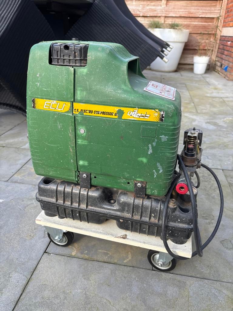 ECU Compressor - Werkt prima, maakt wat geluid, Doe-het-zelf en Verbouw, Compressors, Ophalen, Gebruikt, 6 tot 10 bar, Minder dan 200 liter/min