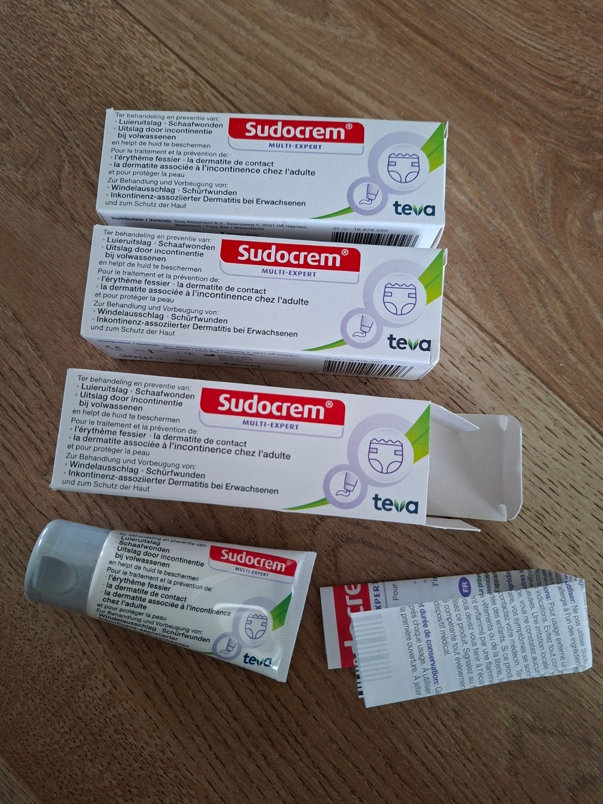 3 nieuwe tubes Sudocrem Multi-Expert 30 gram, Ophalen of Verzenden, Nieuw, Jongetje of Meisje, Broekje