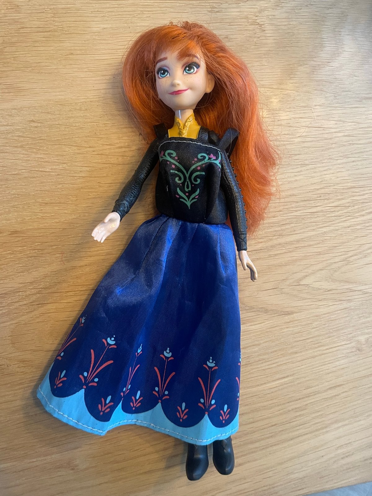 Elsa en Anna barbie poppen, Ophalen of Verzenden, Gebruikt, Overige typen