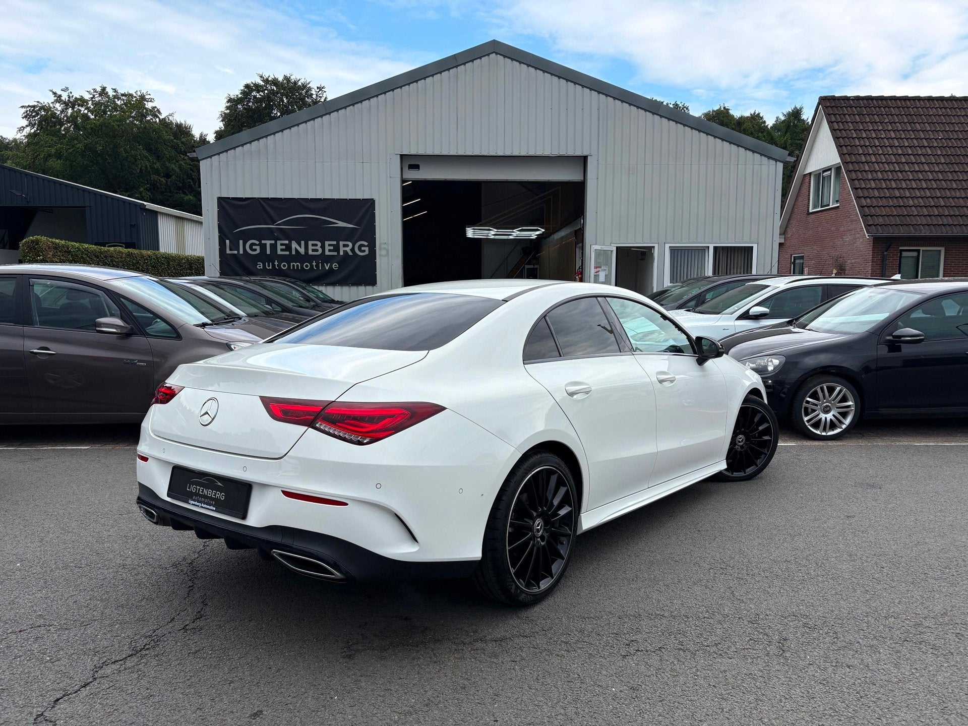 Mercedes-Benz CLA-klasse 180 Premium Plus 10 INCH WIDESCREEN, CLA, 136 pk, Gebruikt, 4 cilinders