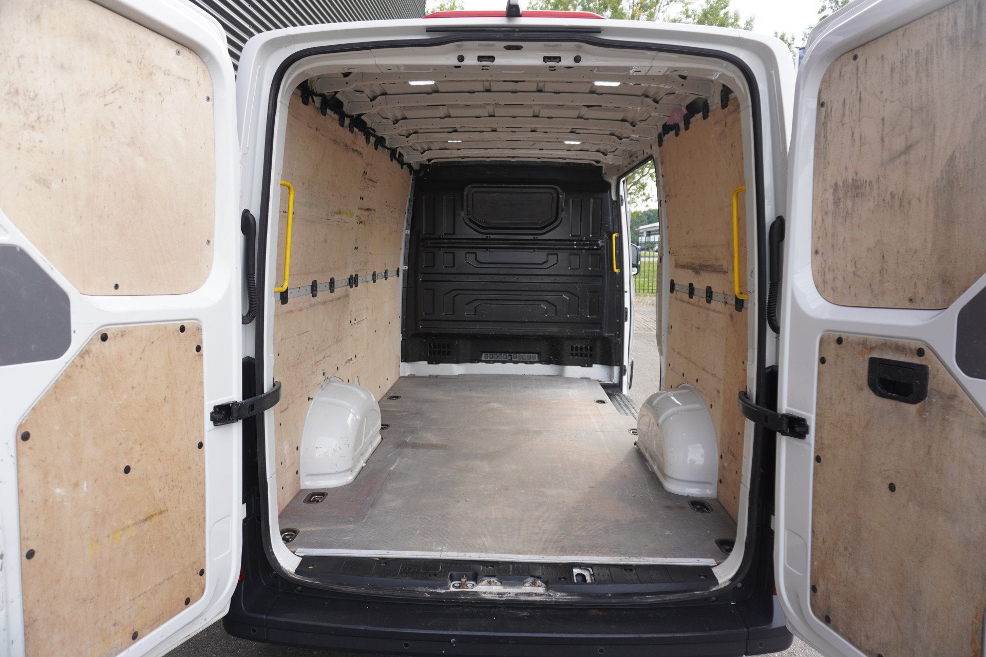 Volkswagen Crafter 140pk L3H2/L2H1 Apple Carplay Camera Navi, Voorwielaandrijving, Gebruikt, 4 cilinders, Volkswagen