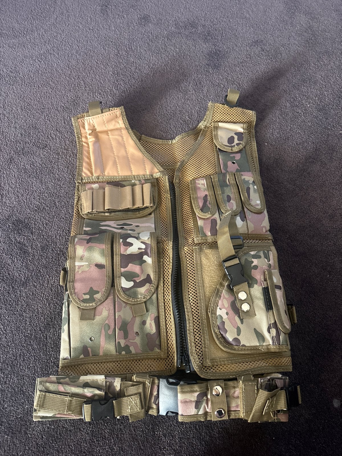 Camo Tactisch Vest met Riem - Nieuwstaat, Ophalen of Verzenden, Nieuw, Bovenkleding