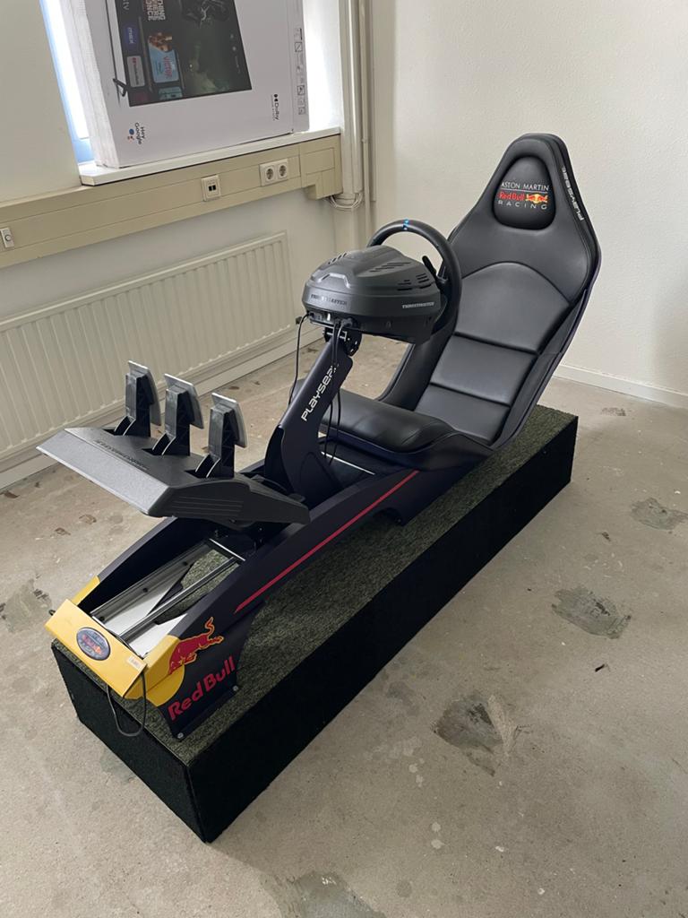 Playseat Aston Martin Red Bull Racing Simulator, Ophalen of Verzenden, Zo goed als nieuw