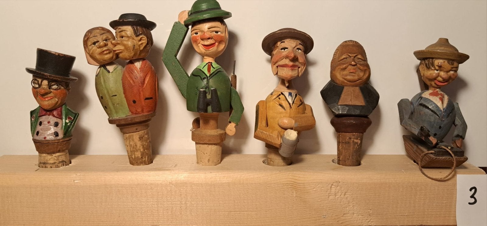 6 unieke handgesneden flessenstoppen met karakteristieke fig, Ophalen