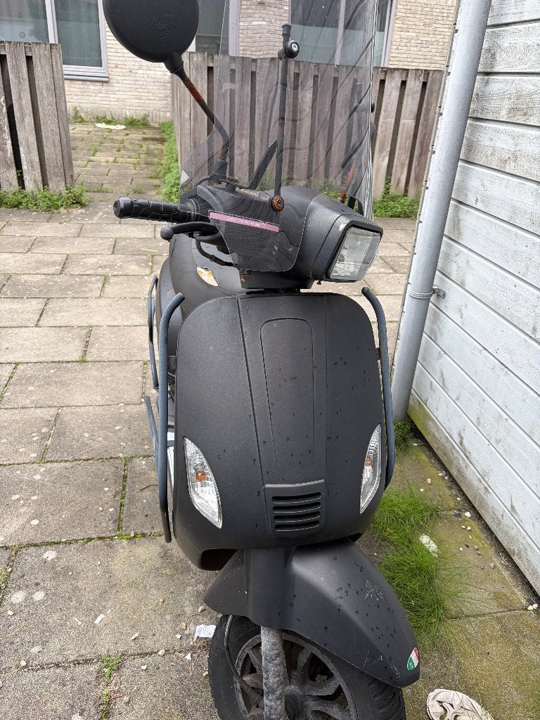 Riya Lux SFB 2018 mat zwart, start niet, km-teller defect., Gebruikt, Maximaal 45 km/u, Benzine, 50 cc