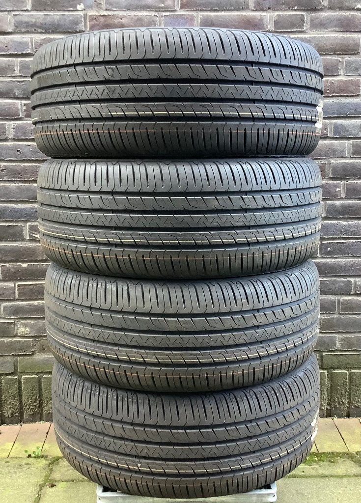 Nieuwe demo banden Volvo XC40 EX40 C40 en EX30, Gebruikt, 255 mm, Band(en), Personenwagen