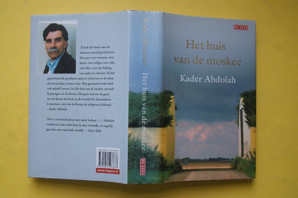 Het huis van de moskee - Kader Abdolah (Hardcover), Europa overig, Ophalen of Verzenden, Zo goed als nieuw, Kader Abdolah