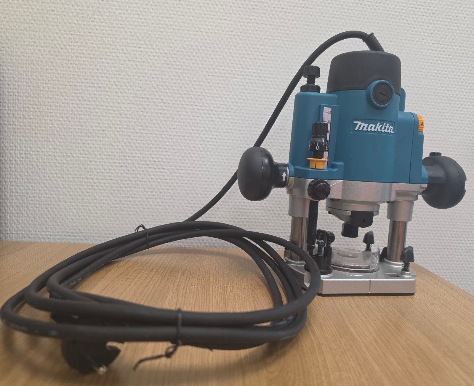 Makita RP1111C Bovenfrees - Nieuw in doos, Nieuw, Ophalen of Verzenden, Elektrisch, Makita