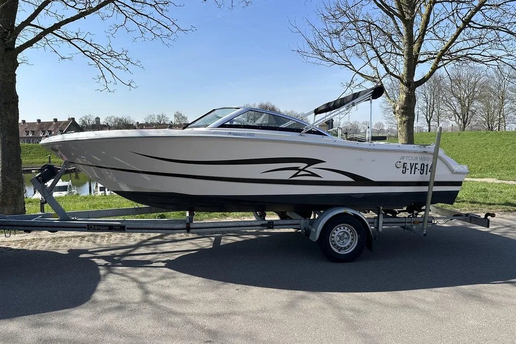 Four Winns H190 Freedom 2016 | 170 vaaruren | incl. trailer, Watersport en Boten, Overige merken, Binnenboordmotor, 190 pk, 120 tot 200 pk