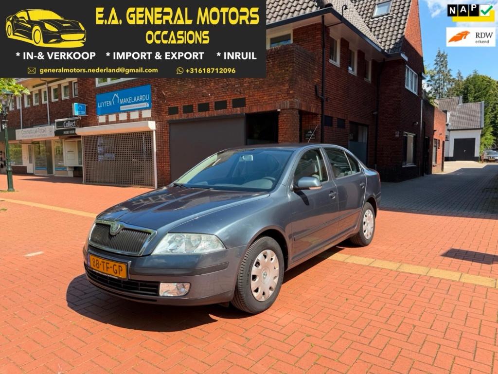 Skoda Octavia 1.6 FSI 2006 | NEW APK, Voorwielaandrijving, Euro 5, Zwart, 4 cilinders