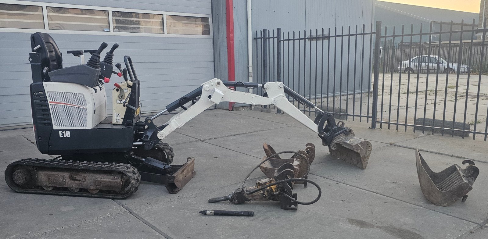 Bobcat E10 Minigraafmachine - Compact en Krachtig, Ophalen, Graafmachine