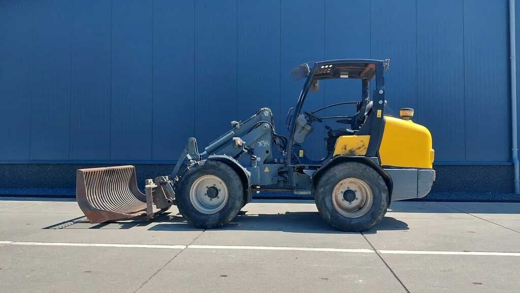 Giant 6004T X-tra (12020), Tobroco, Info@tobroco.nl, Sprendlingenstraat 57
5061 KM  Oisterwijk, NL, Wiellader of Shovel