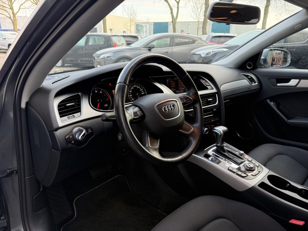 Audi A4 Limousine 1.8 TFSI Business S-Line (bj 2014), Auto's, Audi, Gebruikt, Euro 6, 4 cilinders, Origineel Nederlands