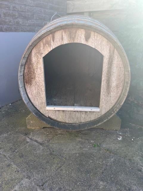 Honden-/kattenhok gemaakt van vat, Ophalen, 110 cm of meer, 100 cm of meer, Hondenhok
