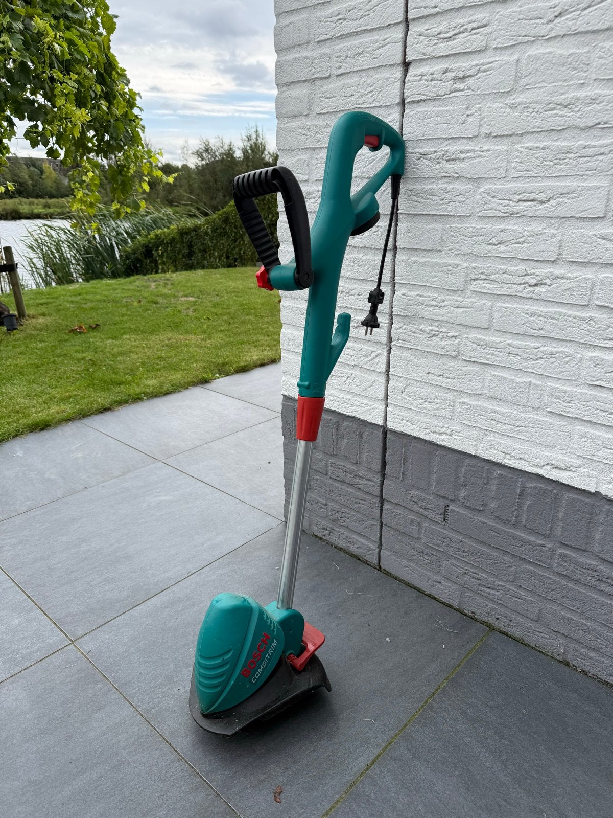 Bosch Combitrim grastrimmer - Gebruikt, goede staat, Ophalen of Verzenden, Gebruikt, Elektrische grasmaaier