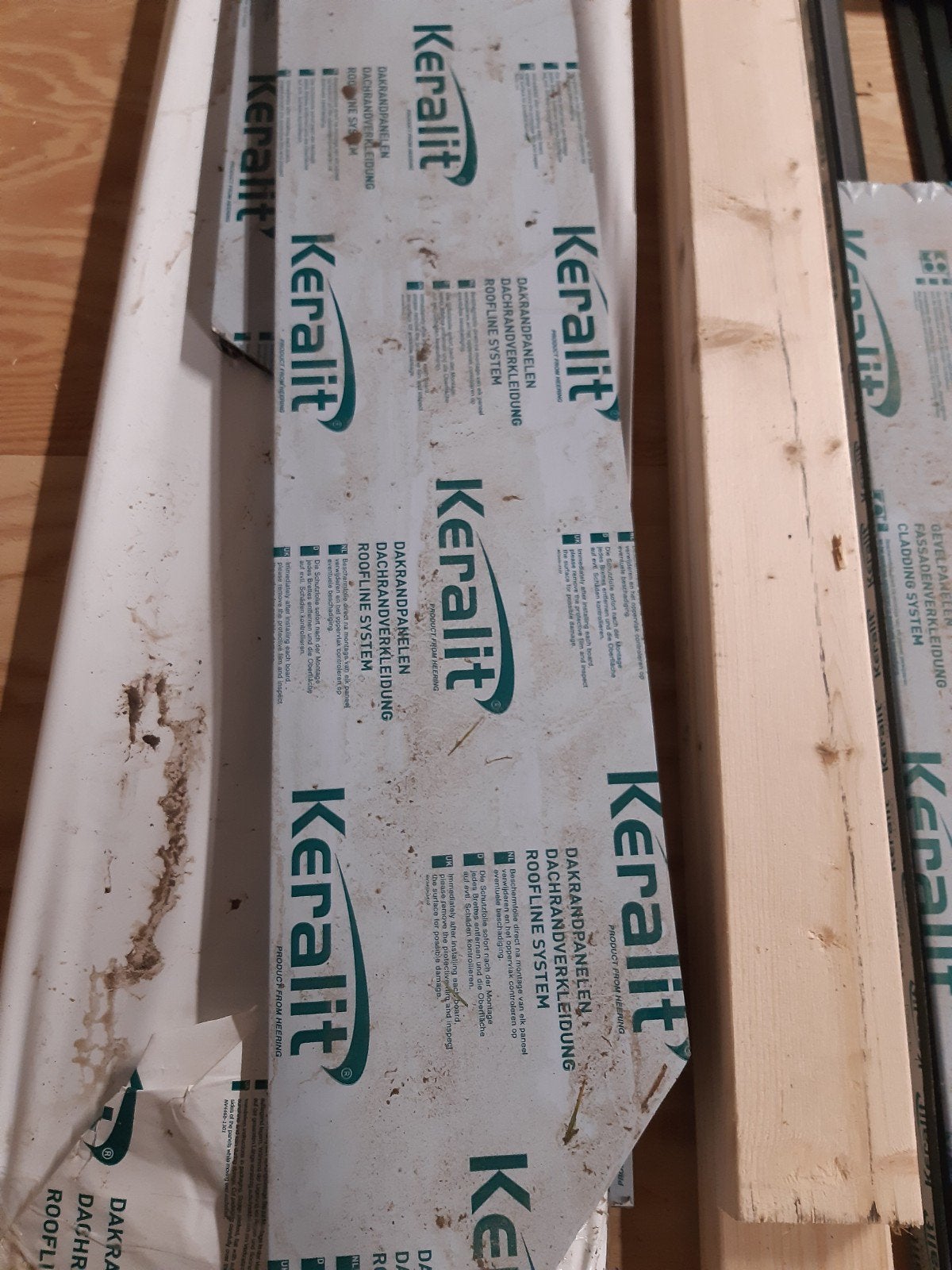 Keralit dakrand 9016, Ophalen, Zo goed als nieuw, H, H