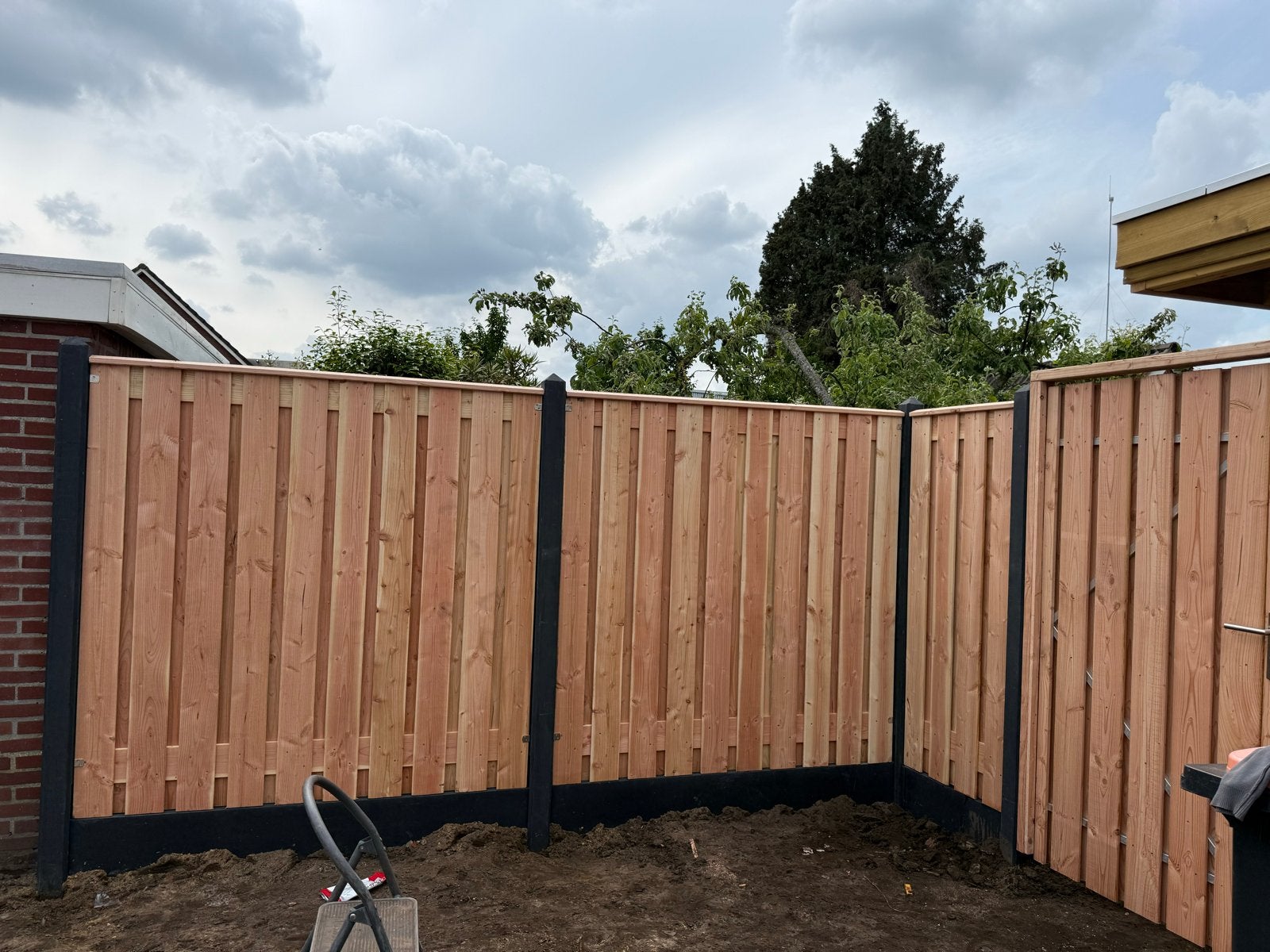 Douglas schutting + antraciet beton | Geplaatst €130 p/m, Tuin en Terras, Ophalen, 1 tot 2 meter, Minder dan 3 meter, Nieuw