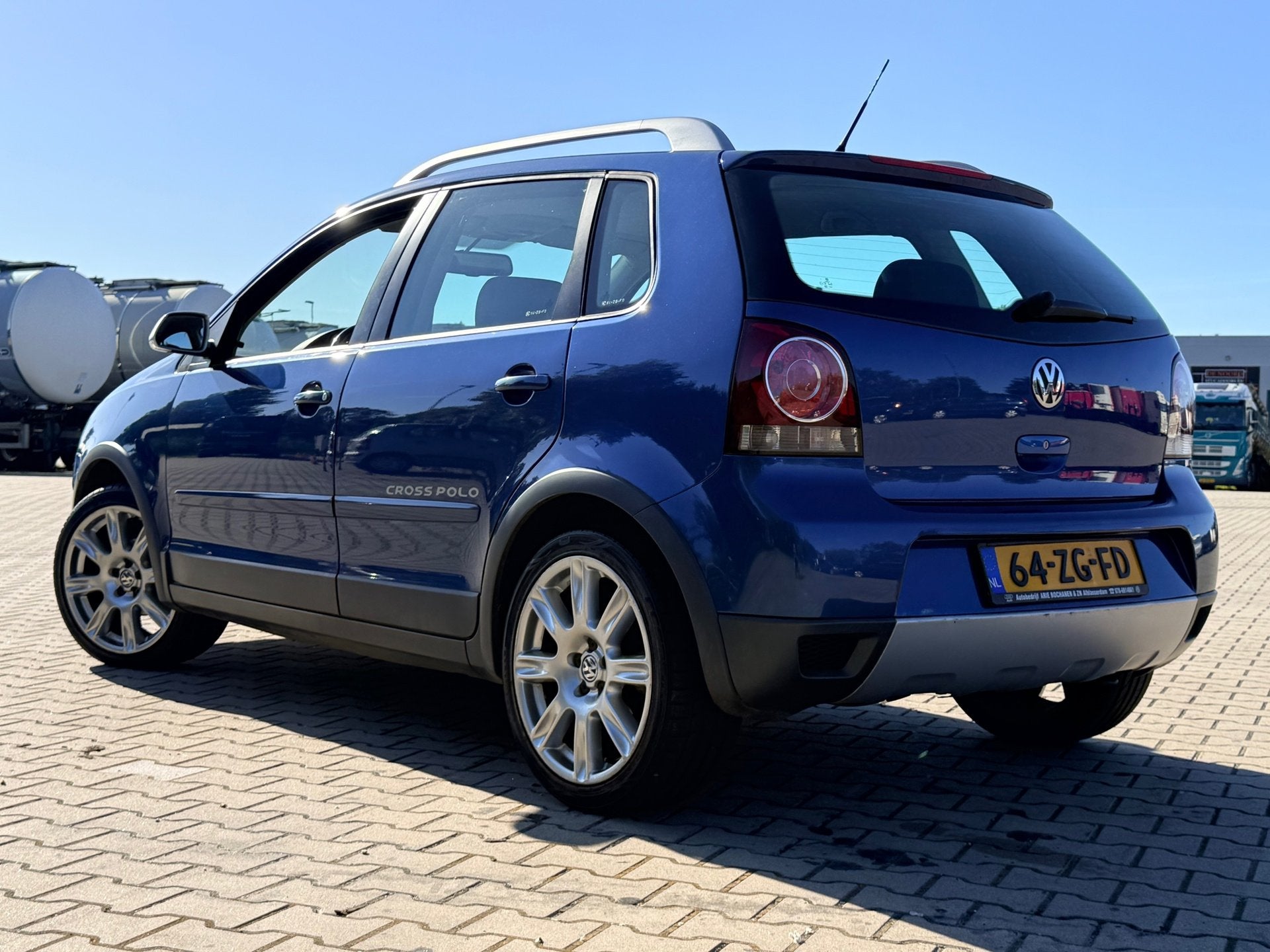 Volkswagen Polo 1.6-16V Cross Automaat, Stof, Zwart, 4 cilinders, Blauw