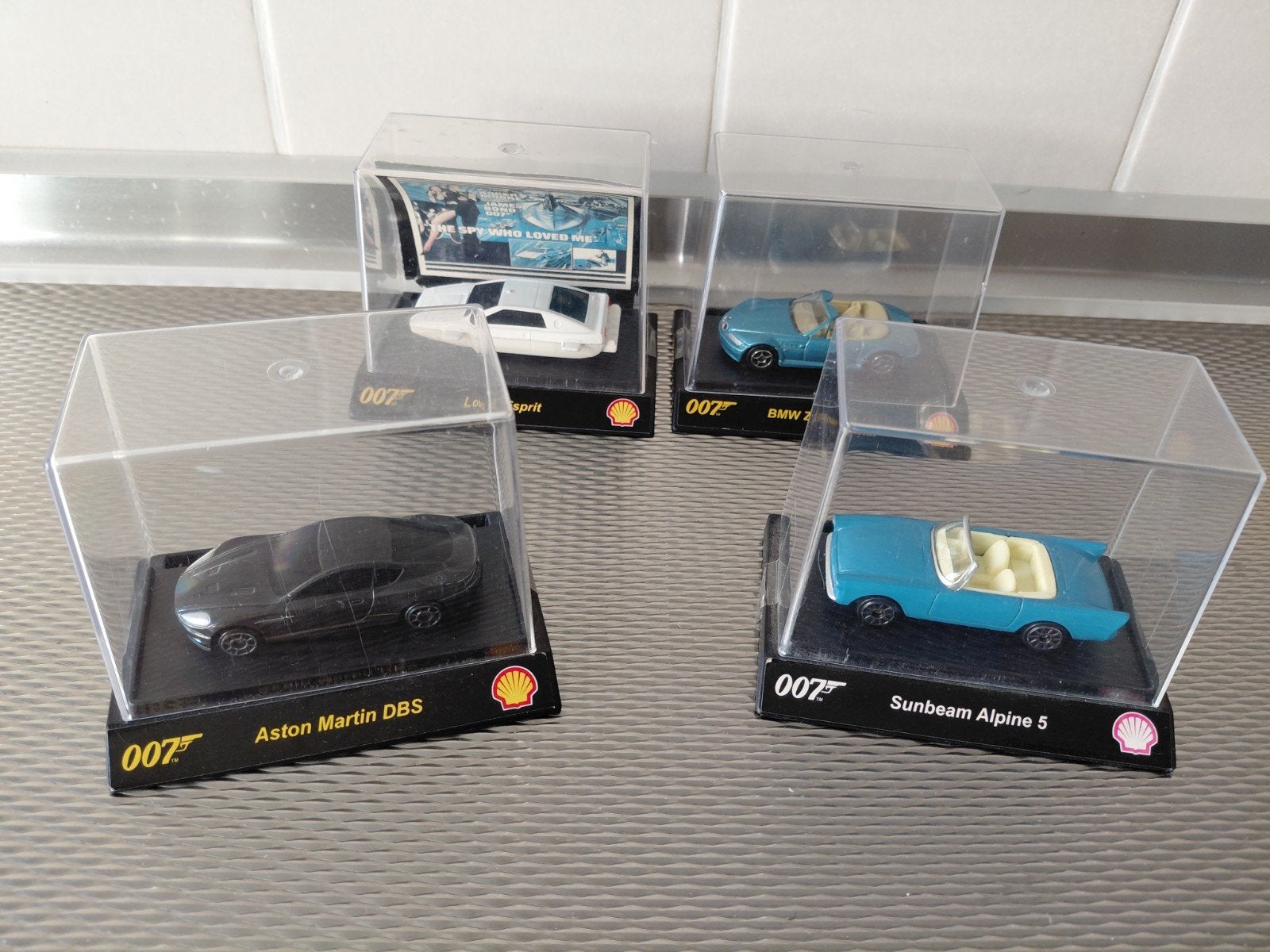 SET VAN 4 JAMES BOND AUTO'S, Ophalen, Auto, Overige merken