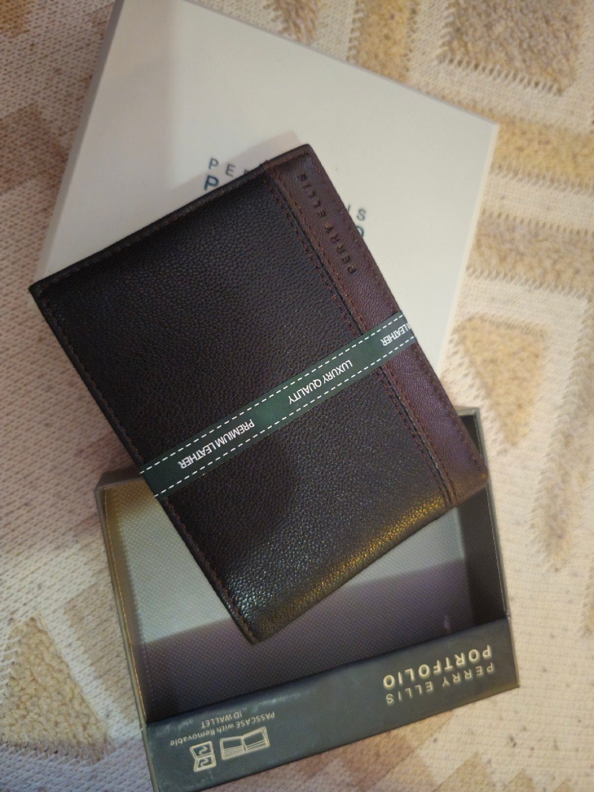 ​Brand New Perry Ellis Portfolio Men's Leather Wallet
