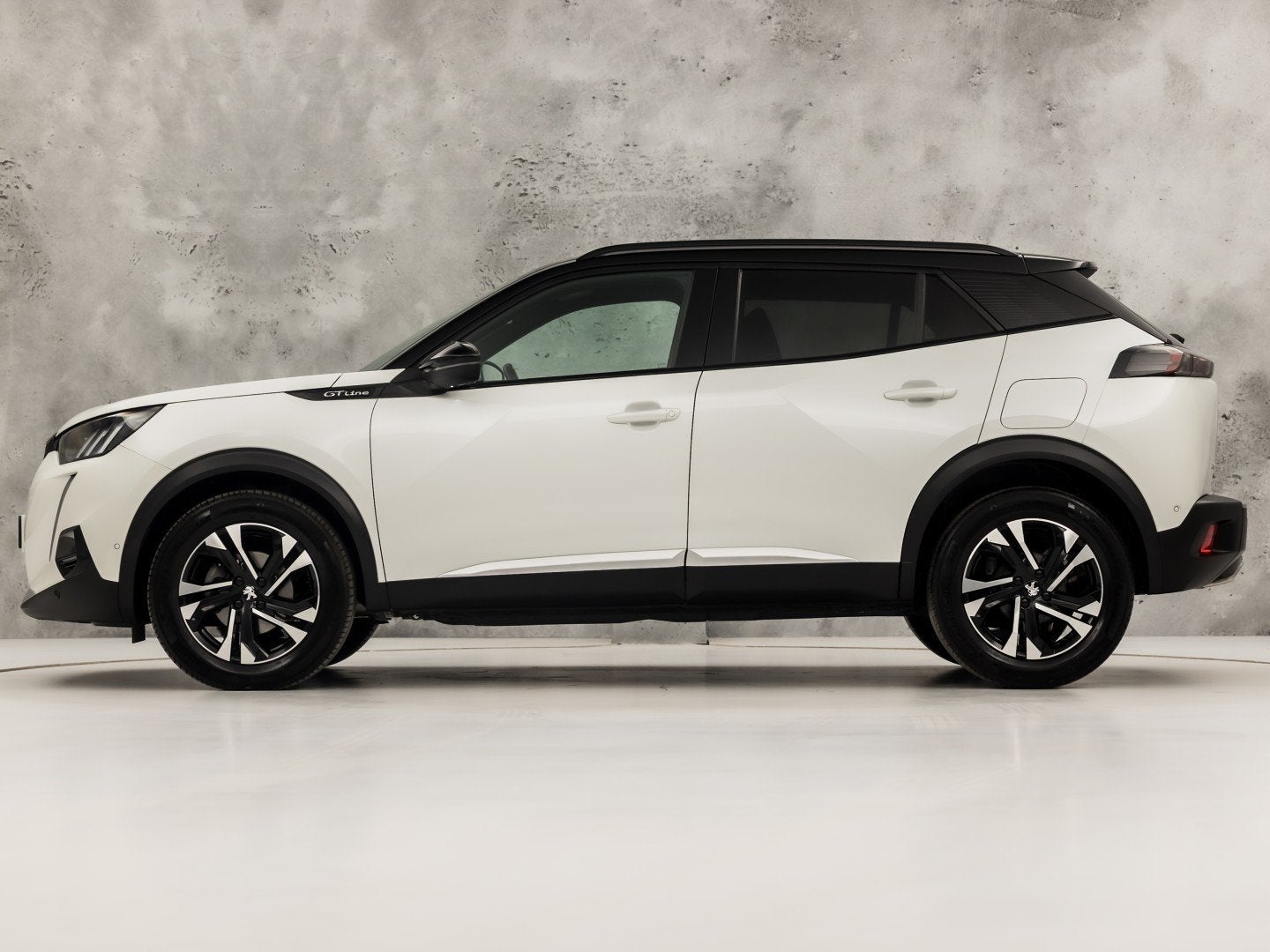 Peugeot 2008 1.2 PureTech GT-Line Automaat (APPLE CARPLAY, G, Auto's, 12 maanden, Gebruikt, 1199 cc, Leder en Stof