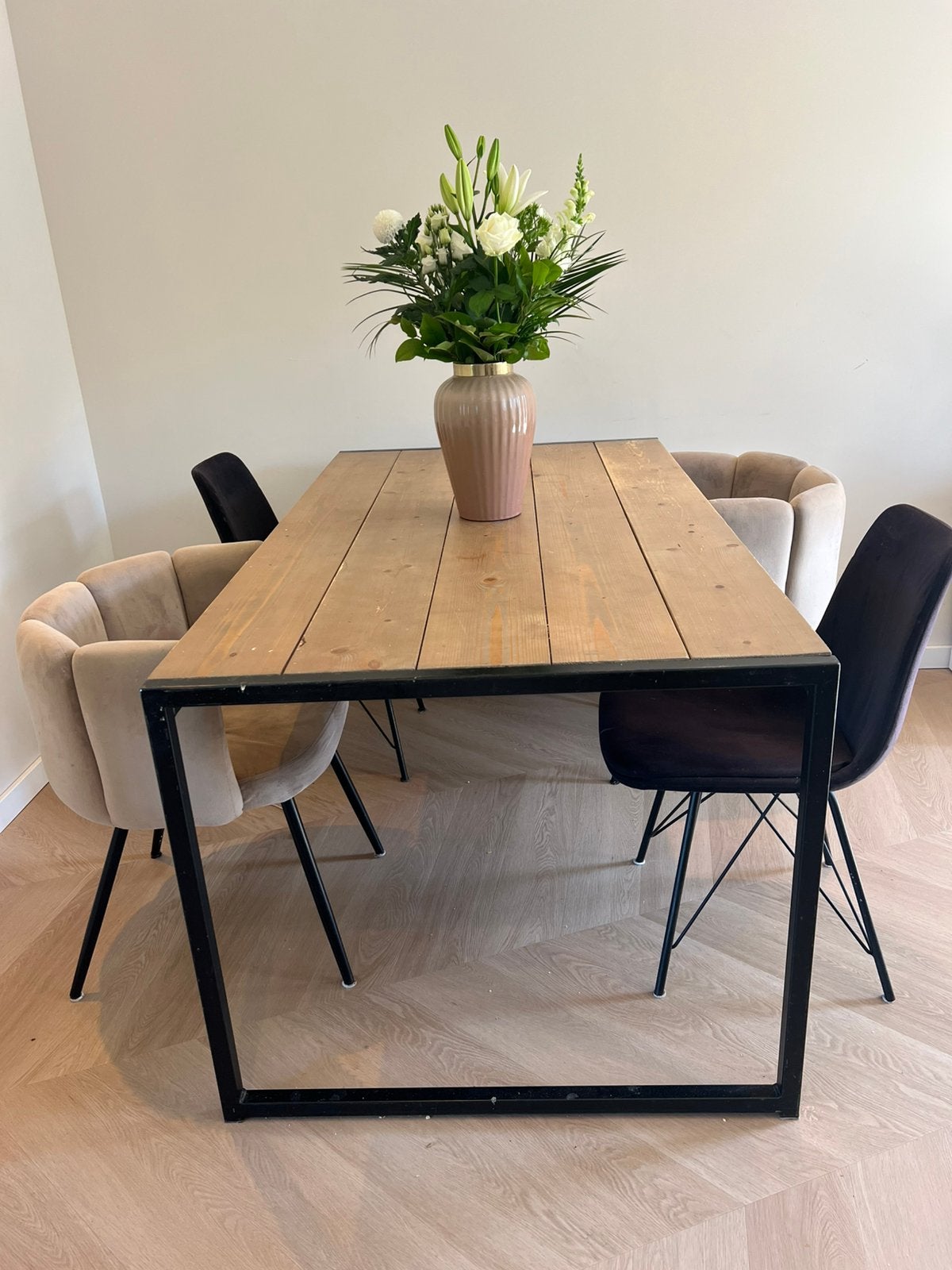 Gratis af te halen eettafel met stoelen, Huis en Inrichting, Tafels | Eettafels, Ophalen, Gebruikt, Rechthoekig, 150 tot 200 cm