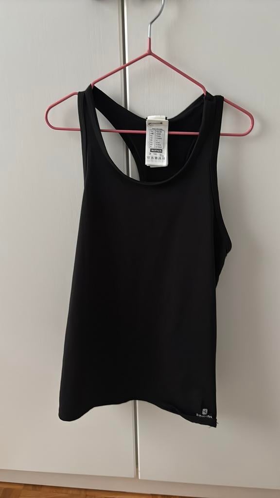 Domyos sporttop gymshirt zwart meisjes 143-150, Ophalen of Verzenden, Zo goed als nieuw, Meisje, Sport- of Zwemkleding
