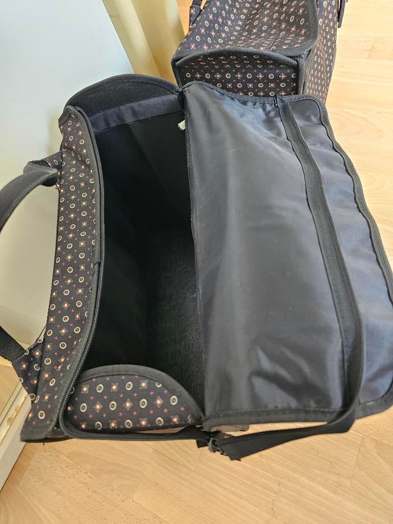 2 stevige fietstassen met veel ruimte, zo goed als nieuw, Fietsen en Brommers, Fietsaccessoires | Fietstassen, Ophalen of Verzenden