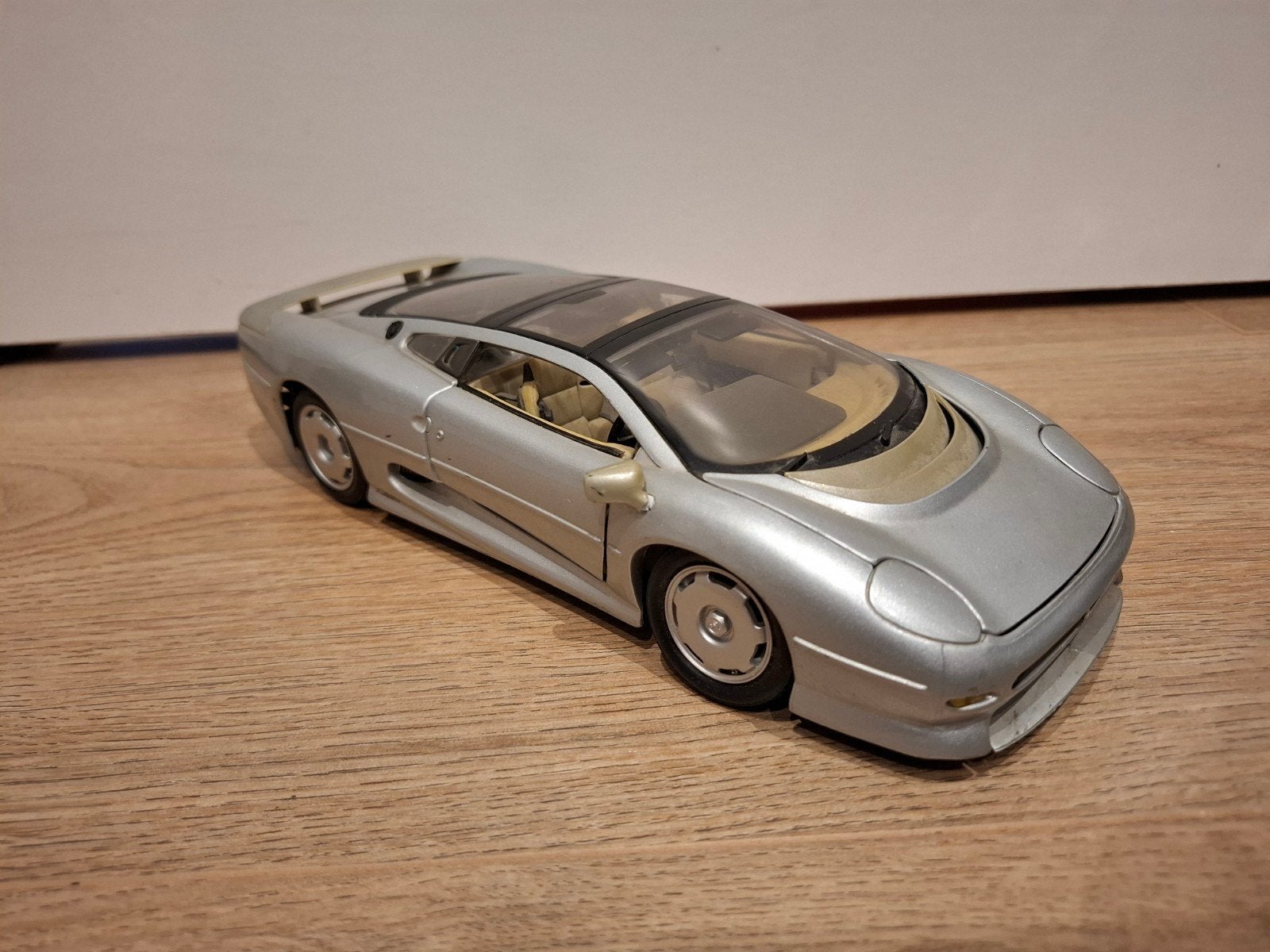 Jaguar XJ220 1:18  Maisto, Hobby en Vrije tijd, Ophalen of Verzenden, Gebruikt, Auto, Maisto