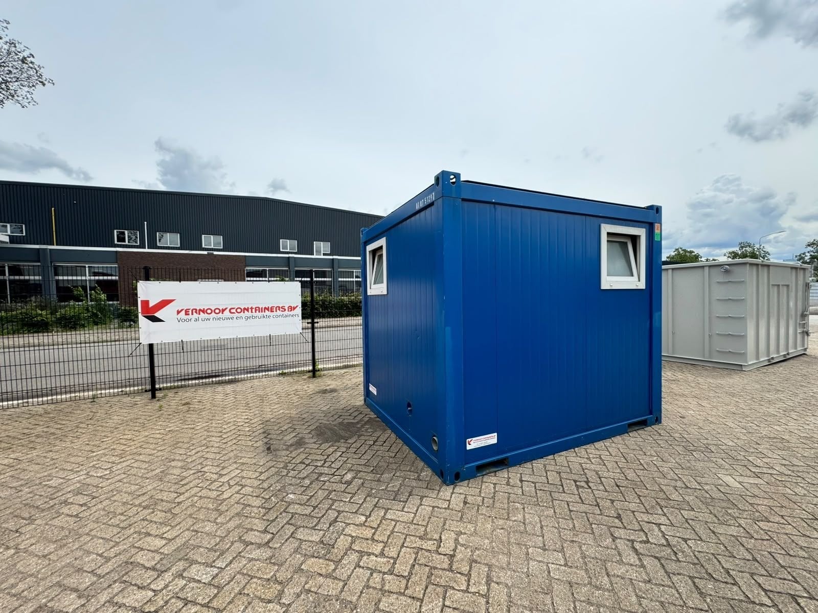 VERNOOY SANITAIR UNIT 751297, Zakelijke goederen, Machines en Bouw | Keten en Containers, Dave Vernooij, Dave@vernooy.nl, Kellensedwarsweg 9
4004 JC  Tiel, NL