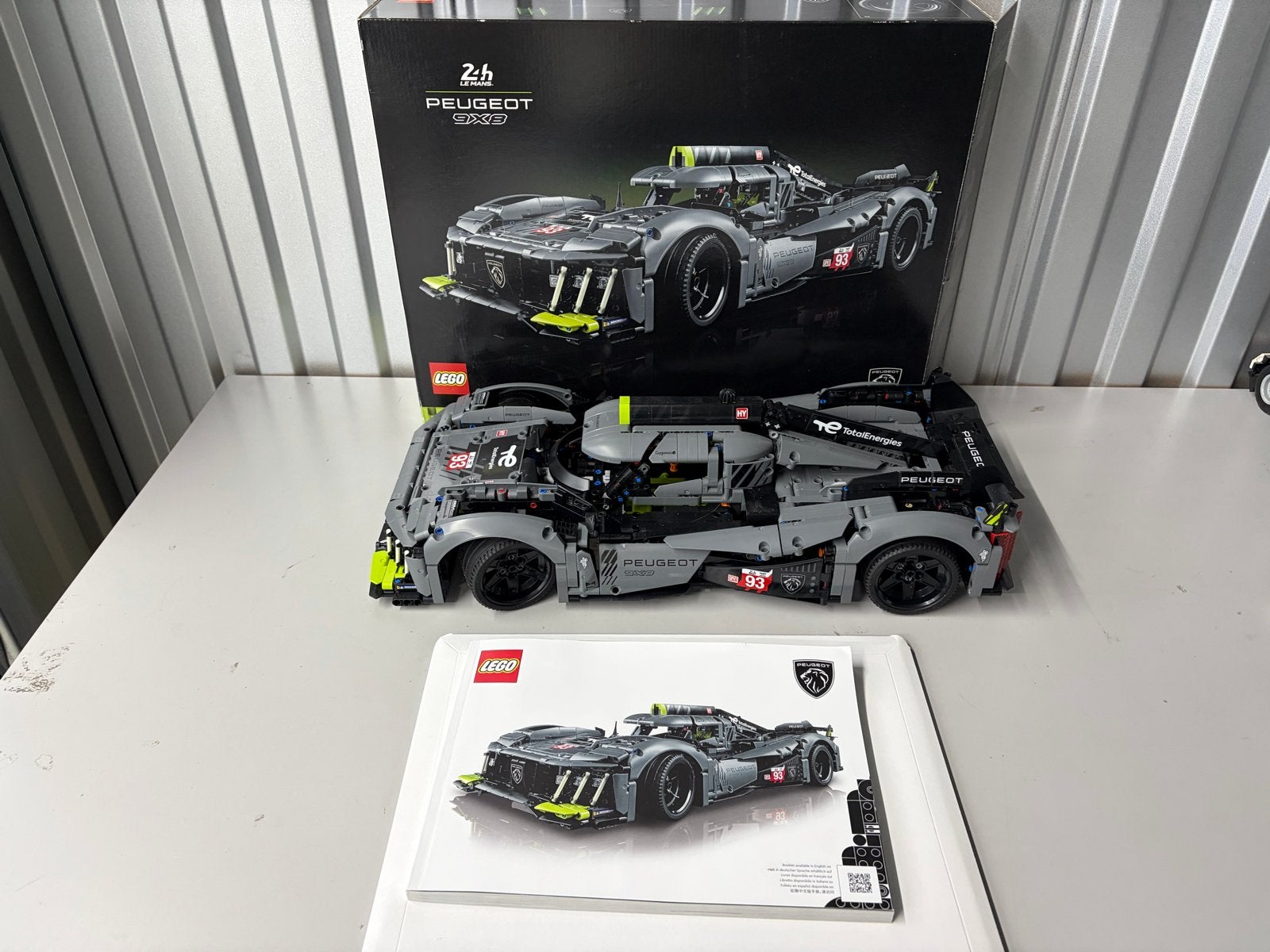 LEGO Technic 42156 Peugeot 9X8 24H Le Mans Hybrid Hypercar, Ophalen of Verzenden, Zo goed als nieuw
