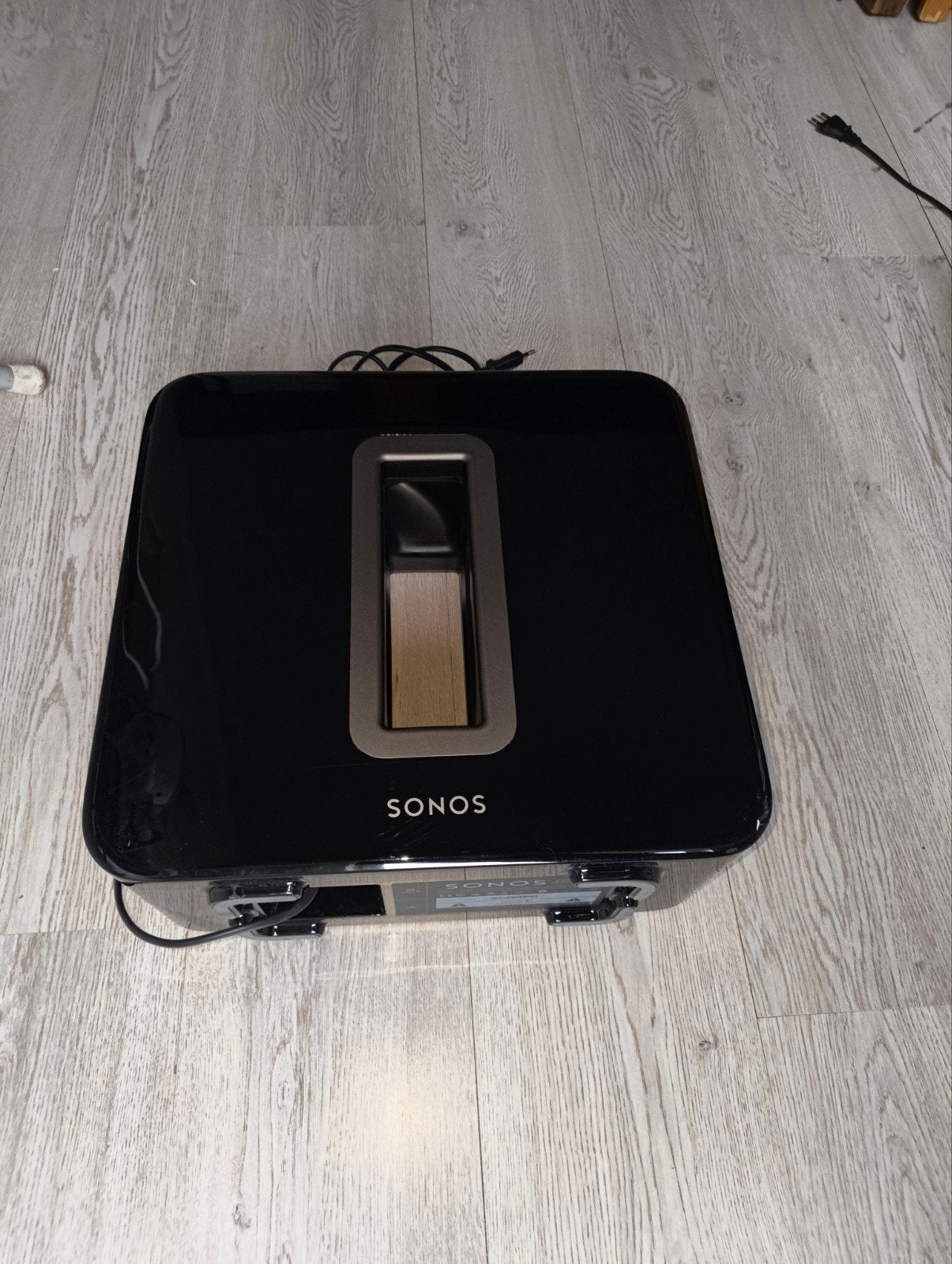 Foto 5 van Sonos Sub Gen 1.
Geeft een krachtige, diepe bas en is een mo