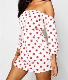 Red polka dots off shoulder dress (Boohoo), Boohoo, Nieuw, Ophalen of Verzenden, Maat 34 (XS) of kleiner
