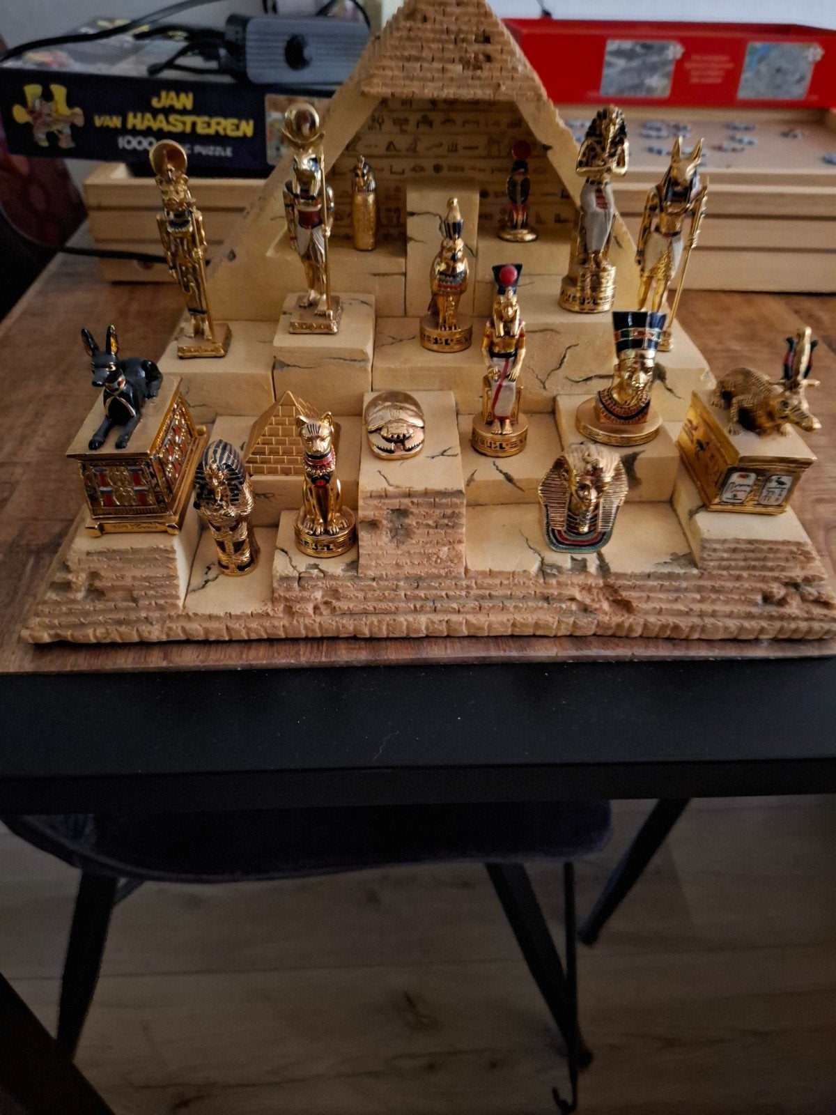 Egyptische piramide met beeldjes en verlichting, Ophalen of Verzenden