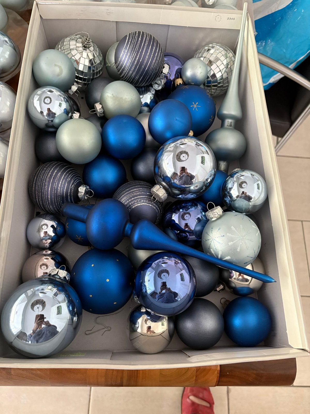 Kleuren zilver, licht en donkerblauw en lila., Diversen, Kerst, Ophalen of Verzenden, Zo goed als nieuw