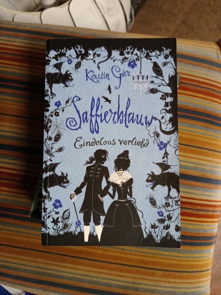 Kerstin Gier - Saffierblauw, Boeken, Ophalen of Verzenden, Zo goed als nieuw, Kerstin Gier