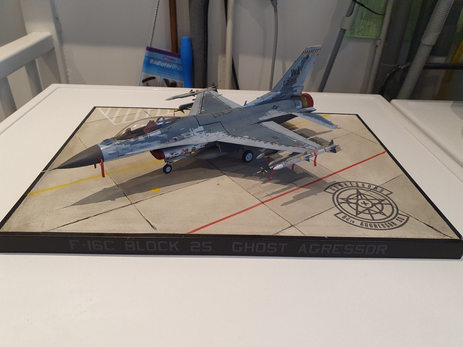 F-16C Fighting Falcon gebouwd model schaal.1:48 Agressors, Ophalen, Gebruikt, Schaalmodel