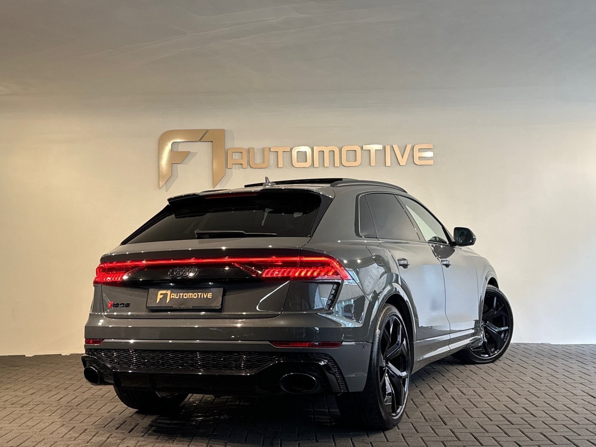 Audi RSQ8 4.0 TFSI quattro Pano|Ceramic|HuD|B&O 3D|Trekhaak, Auto's, Adaptive Cruise Control, Gebruikt, 600 pk, Leder