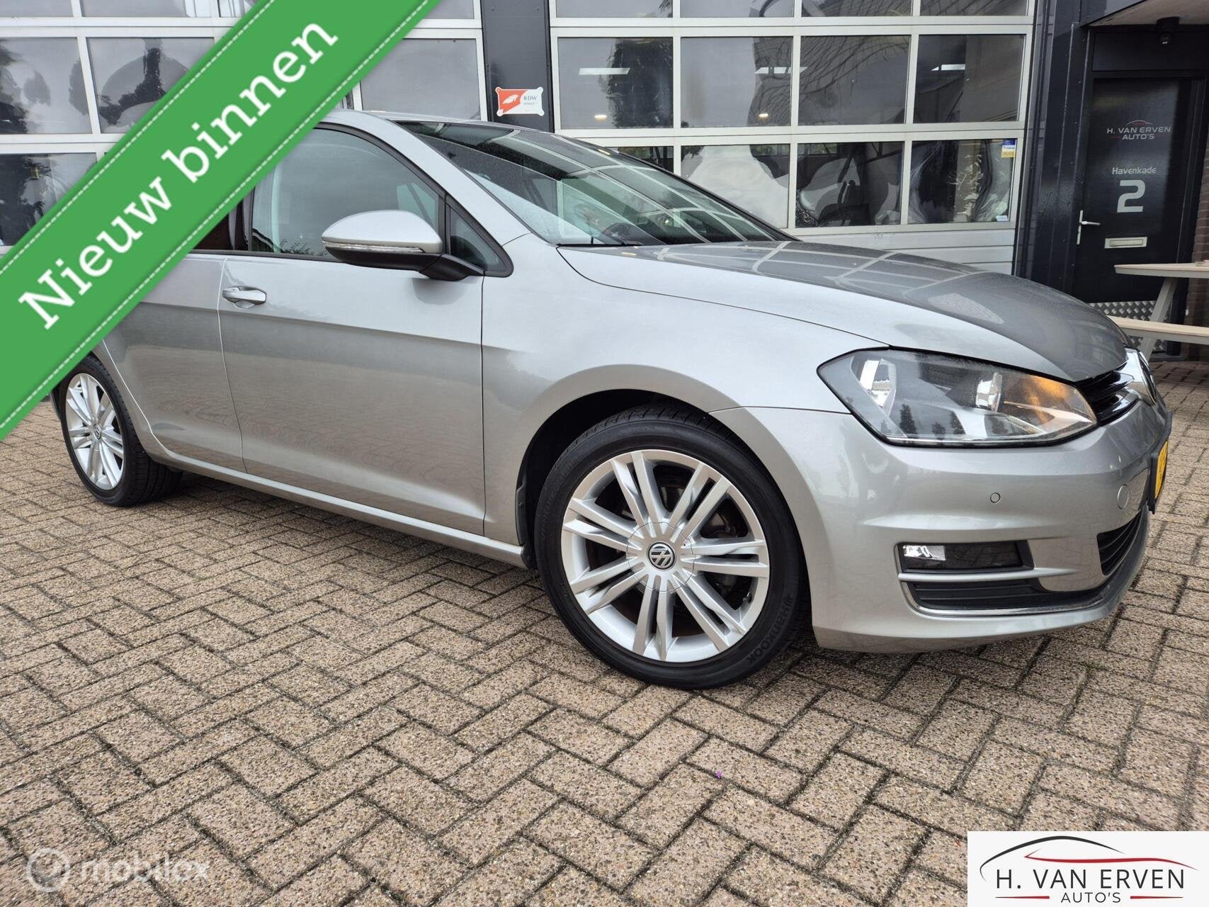 Volkswagen Golf 1.2 Highline APPLE CARPLAY 17" CAMERA NAP, Auto's, Volkswagen, Voorwielaandrijving, Euro 6, 4 cilinders, 610 kg