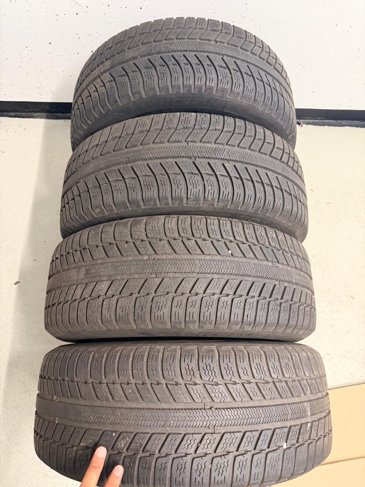 4x Michelin All-season Banden 205/55 R16, Ophalen, Gebruikt