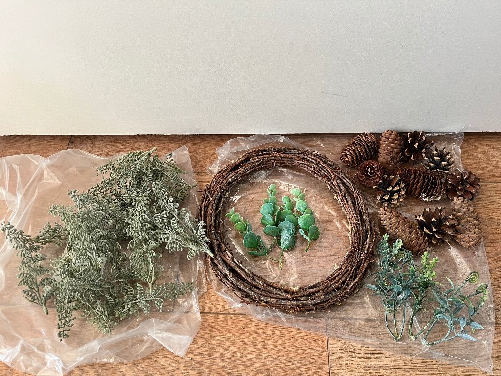 Zelf een krans maken leuk! Zie foto's voor de spulletjes, Ophalen, Zo goed als nieuw, Krans, Natuurlijk materiaal