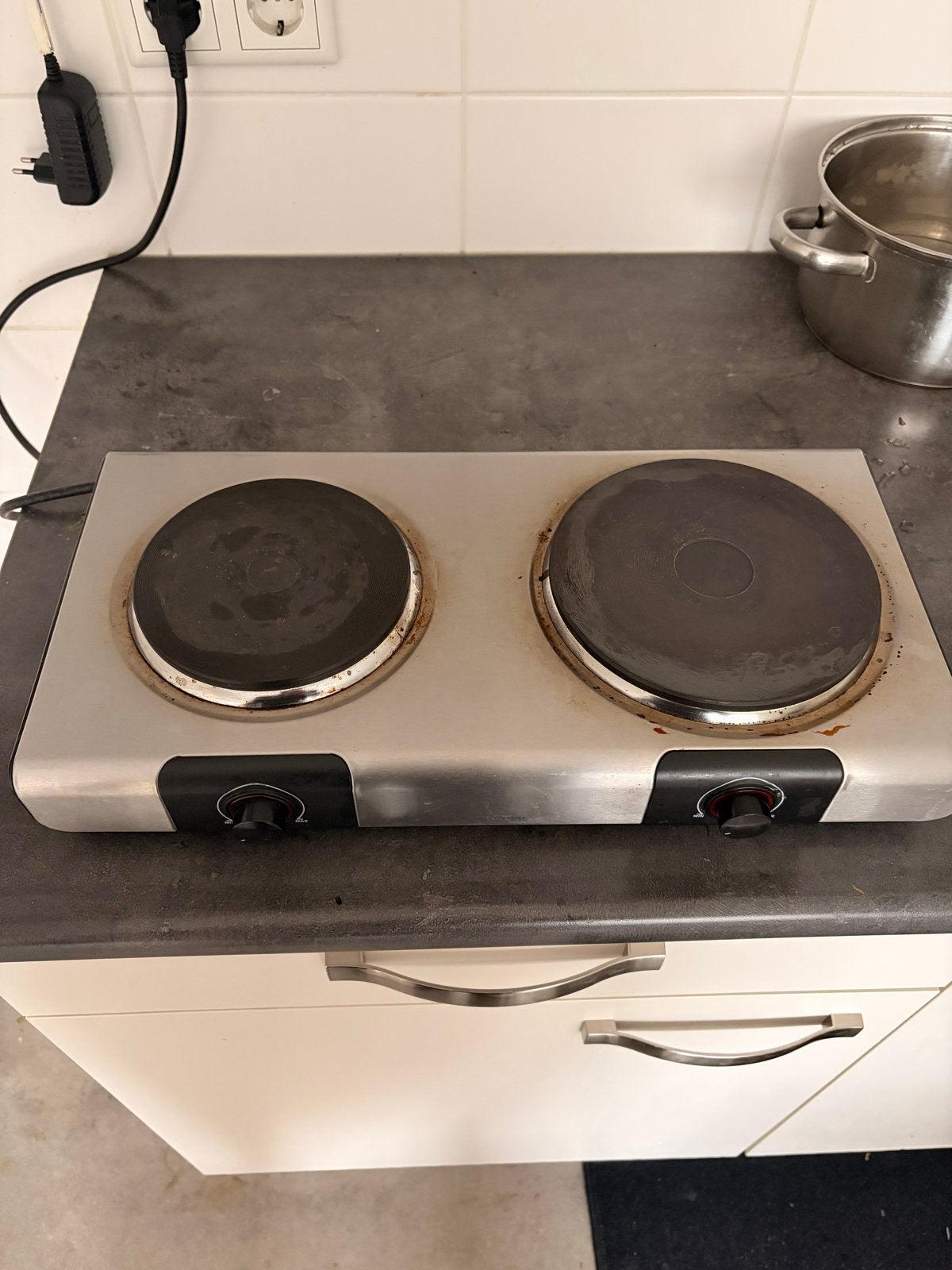 Elektrische kookplaat met 2 zones - Ideaal voor kleine ruimt, Gebruikt, 3 kookzones of minder, Ophalen of Verzenden, Vrijstaand