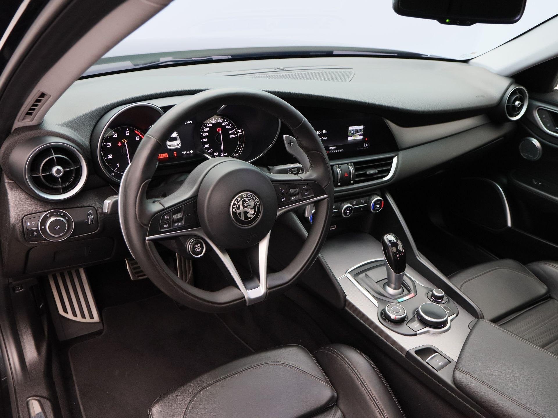 Alfa Romeo Giulia 2.0 T 280 Pk Automaat AWD Veloce | Stoel/S, Auto's, Alfa Romeo, Automaat, Euro 6, 4 cilinders, Zwart