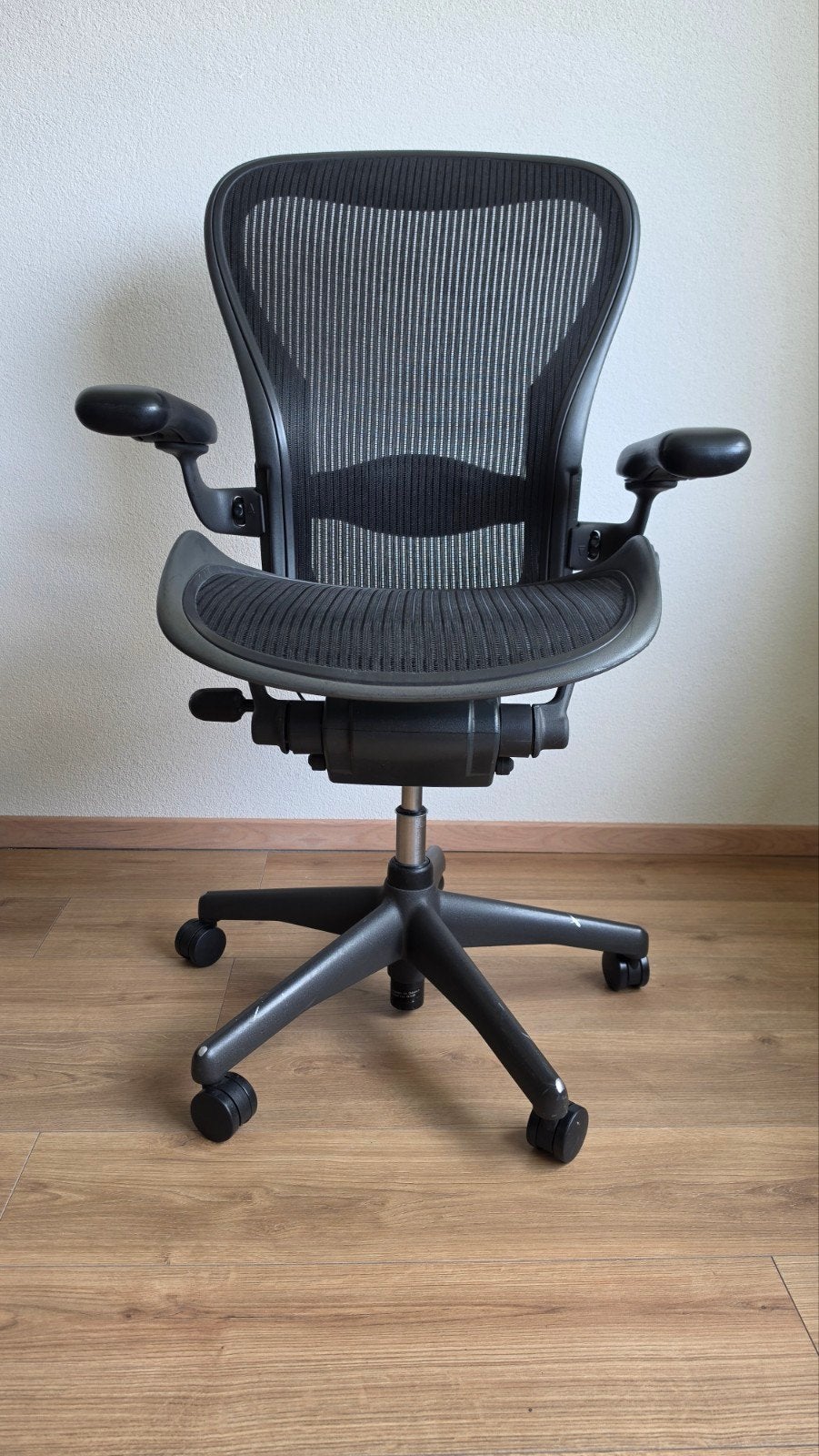 Herman Miller Aeron Classic Bureaustoel – Maat C – Zwart – E, Huis en Inrichting, Bureaustoelen, Ophalen, Gebruikt, Zwart, Bureaustoel